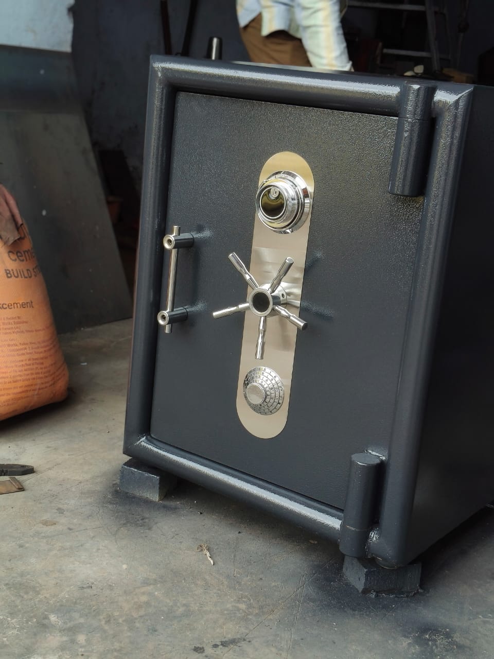 Medium safe